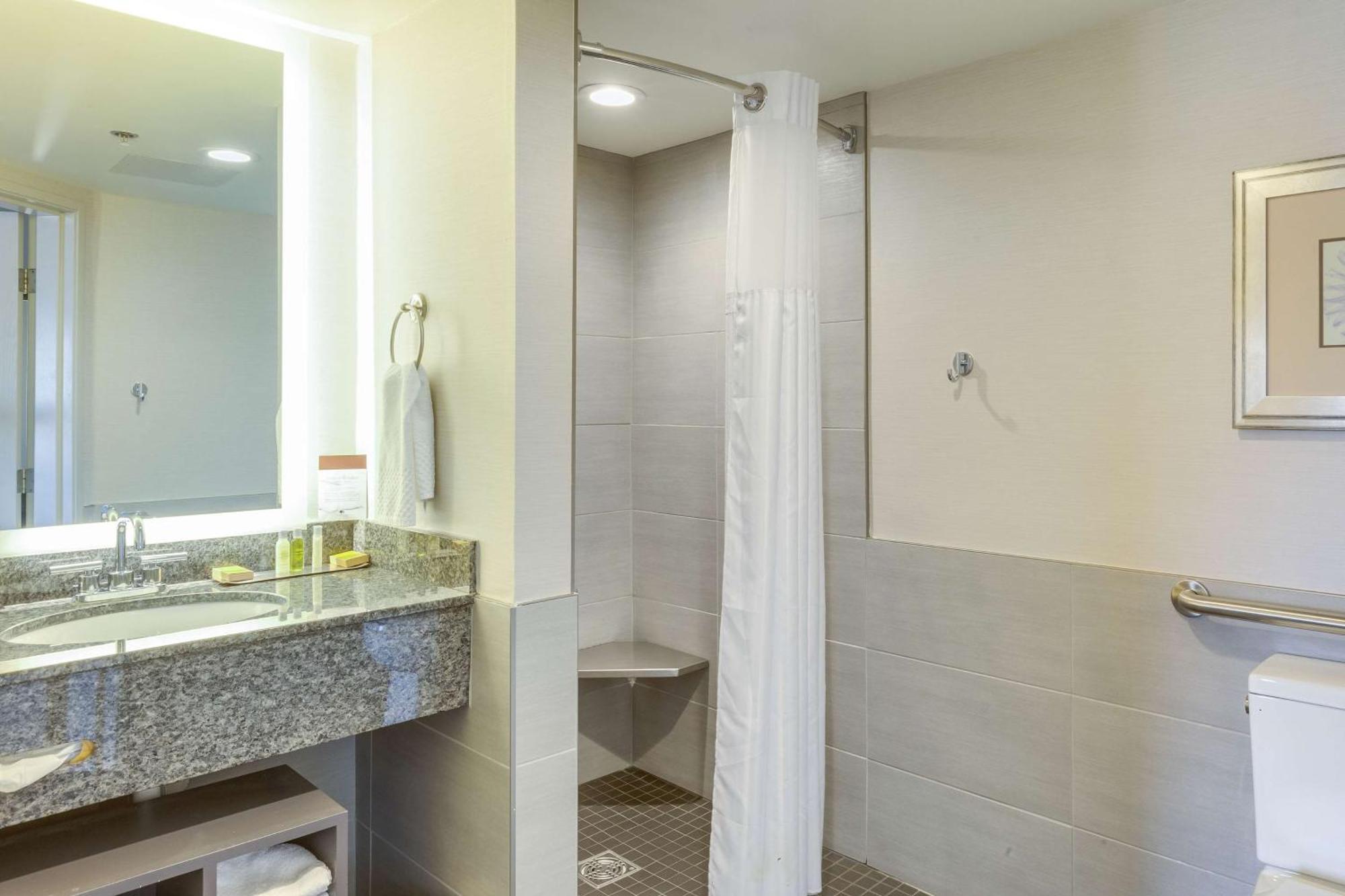 Doubletree By Hilton Racine Harbourwalk Hotel Luaran gambar